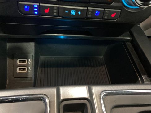 Used 2019 Ford F150 Lariat w/ Equipment Group 502A Luxury AWD/4WD image 35