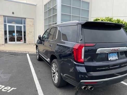 Used 2021 GMC Yukon Denali w/ Denali Premium Package AWD/4WD image 2