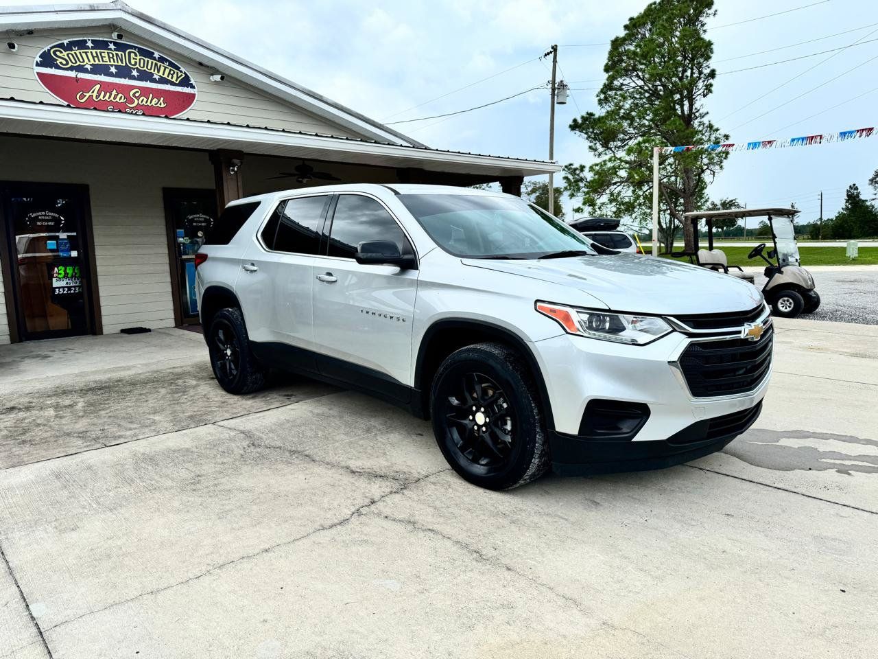 Used 2021 Chevrolet Traverse LS FWD image 3