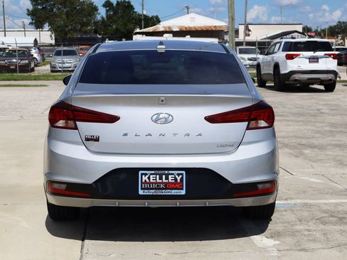 Used 2020 Hyundai Elantra Limited w/ Ultimate Package 03 FWD image 8