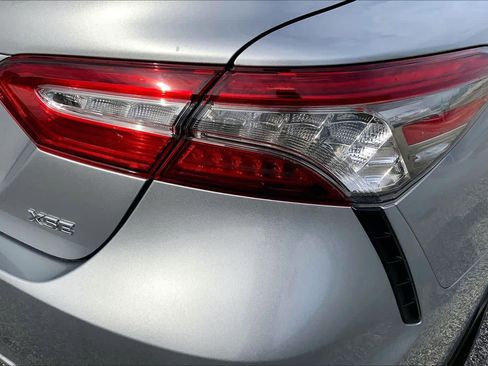 Used 2019 Toyota Camry XSE FWD image 30