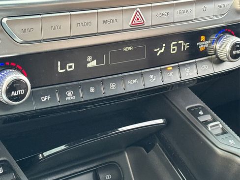 Used 2022 Kia Telluride SX w/ SX Prestige Package image 32