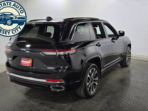 Used 2022 Jeep Grand Cherokee Overland w/ Luxury Tech Group IV AWD/4WD image 7