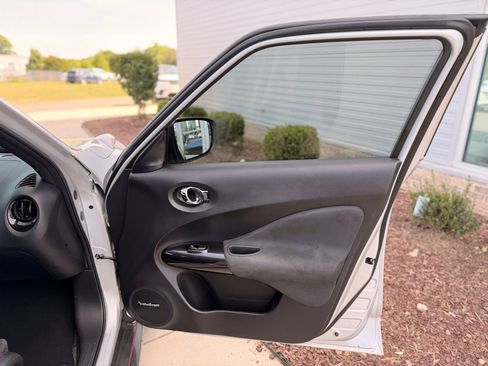 Used 2015 Nissan Juke NISMO RS FWD image 33