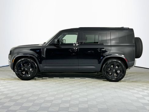 Used 2025 Land Rover Defender 110 S AWD/4WD image 8