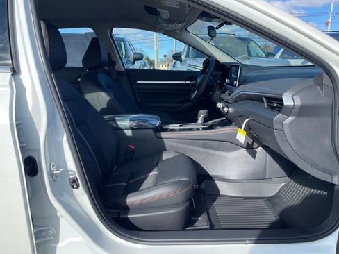 New 2025 Nissan Altima 2.5 SR image 27