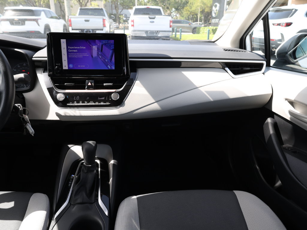 Used 2025 Toyota Corolla LE FWD image 20
