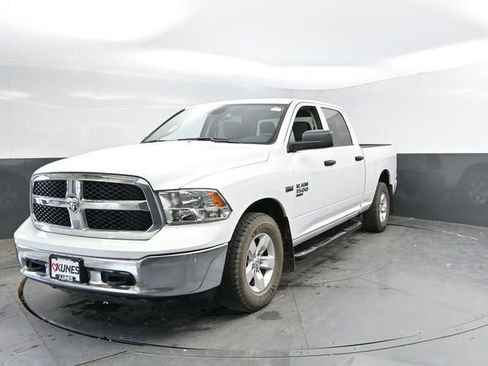 Used 2022 RAM 1500 Classic SLT AWD/4WD image 6