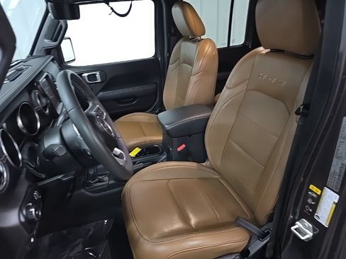 Used 2023 Jeep Wrangler Unlimited Sahara AWD/4WD image 29
