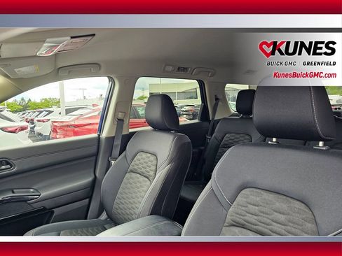 Used 2025 Nissan Pathfinder SV AWD/4WD image 13