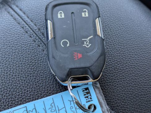 Used 2023 GMC Terrain SLT image 35