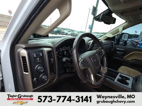 Used 2018 GMC Sierra 2500 Denali w/ Duramax Plus Package AWD/4WD image 15