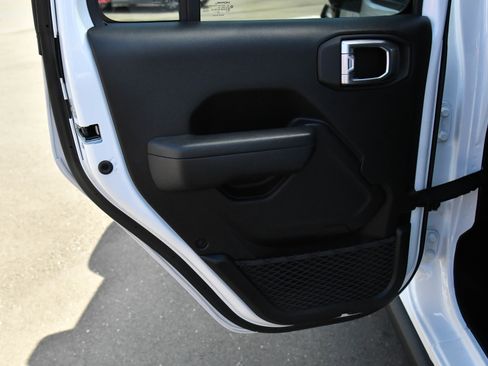 Used 2023 Jeep Wrangler Unlimited Rubicon 4xe w/ Steel Bumper Group image 38