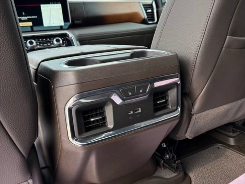 Used 2025 GMC Sierra 2500 Denali w/ Denali Reserve Package AWD/4WD image 21