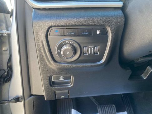 Used 2023 Jeep Grand Cherokee Trailhawk AWD/4WD image 14