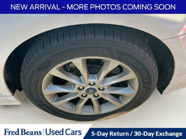 Used 2017 Ford Fusion SE w/ Fusion SE Technology Package FWD image 11