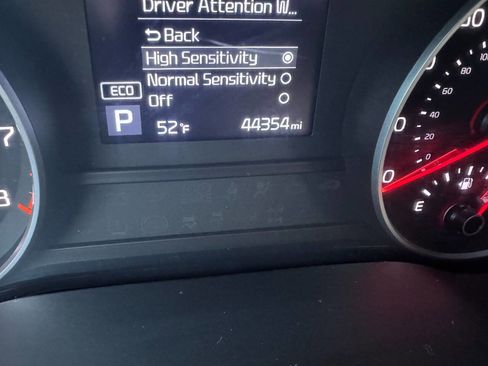 Used 2020 Kia Sportage LX image 11