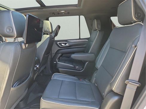 Used 2021 GMC Yukon SLT w/ SLT Luxury Plus Package image 13