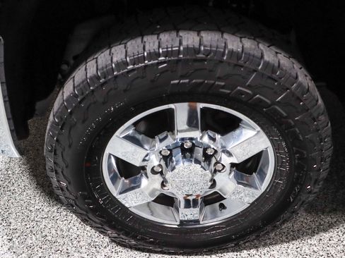 Used 2017 GMC Sierra 2500 SLT w/ Duramax Plus Package AWD/4WD image 11