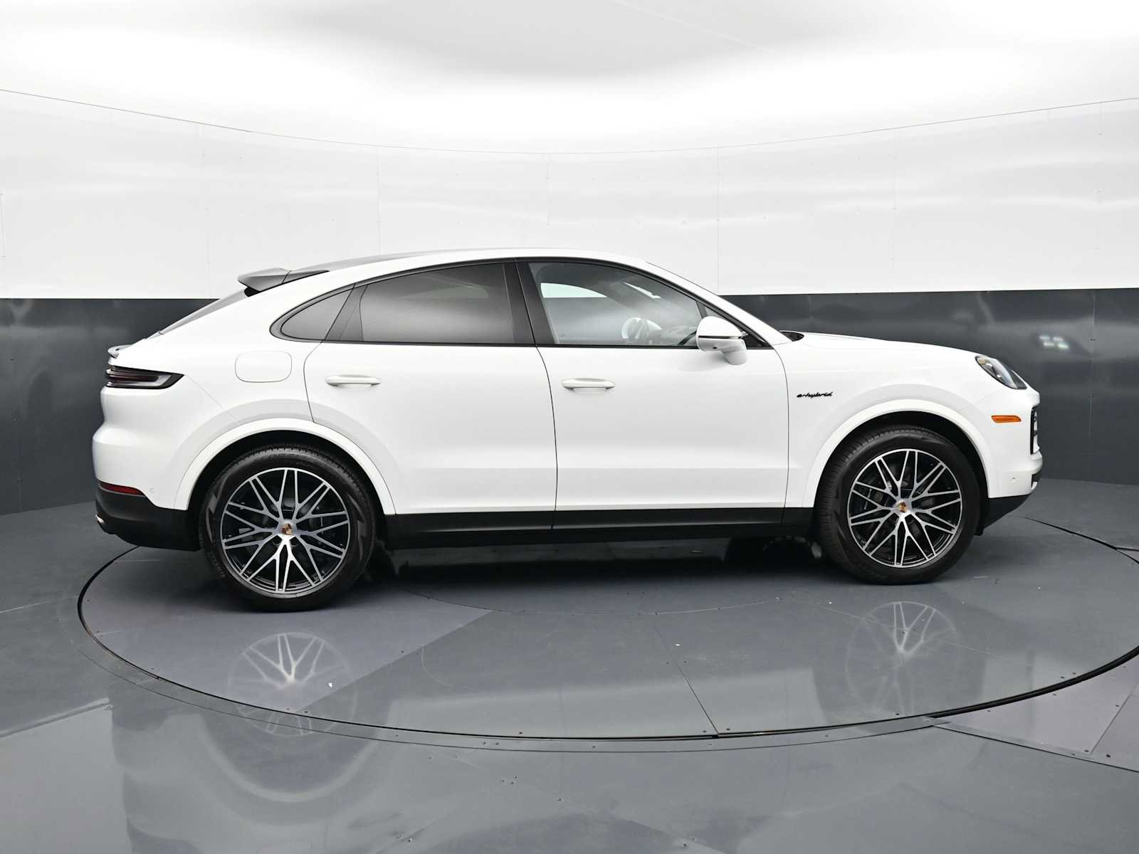 New 2025 Porsche Cayenne E-Hybrid Coupe AWD/4WD image 34