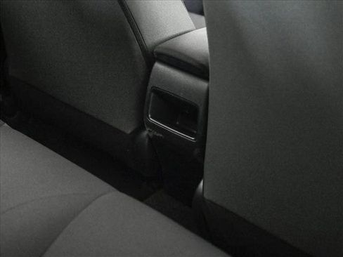 Used 2022 Toyota Corolla LE FWD image 18