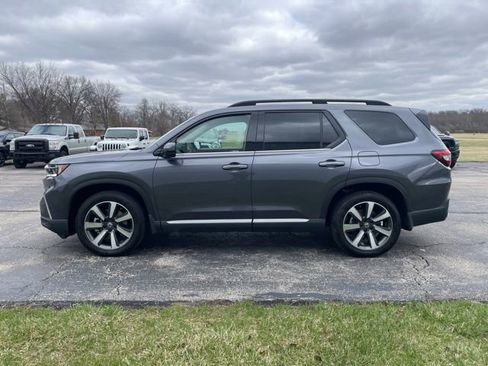 Used 2025 Honda Pilot Touring image 13