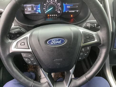 Used 2022 Ford Edge SEL image 15