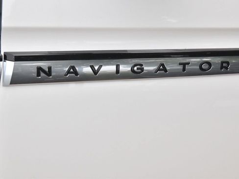 New 2026 Lincoln Navigator Reserve AWD/4WD image 45