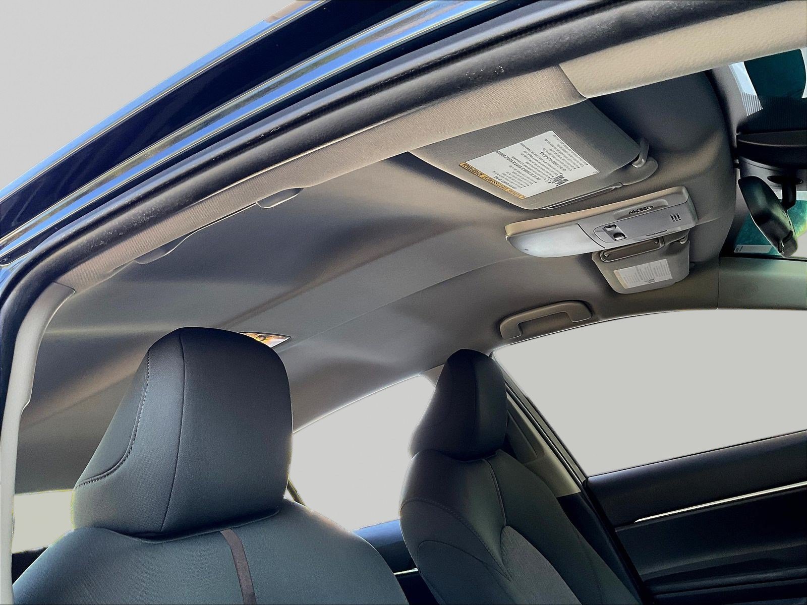 Used 2018 Toyota Camry LE FWD image 25