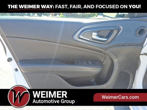 Used 2015 Chrysler 200 S FWD image 11