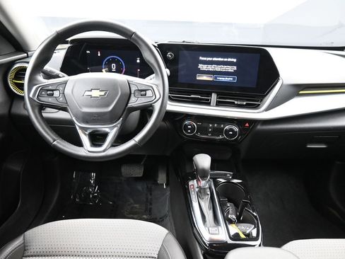 Used 2024 Chevrolet Trax LT w/ Driver Confidence Package image 19