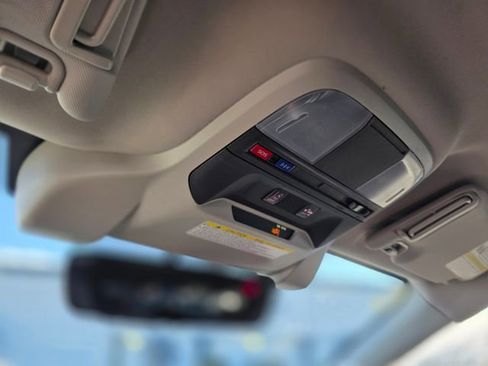 Certified 2021 Subaru Crosstrek 2.0i Premium w/ Popular Package #4 image 33