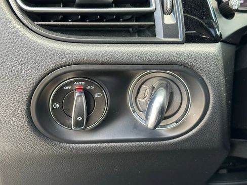 Certified 2023 Porsche Macan Turbo image 33