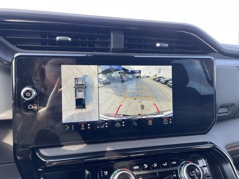 Used 2024 GMC Sierra 1500 AT4 w/ Technology Package image 17