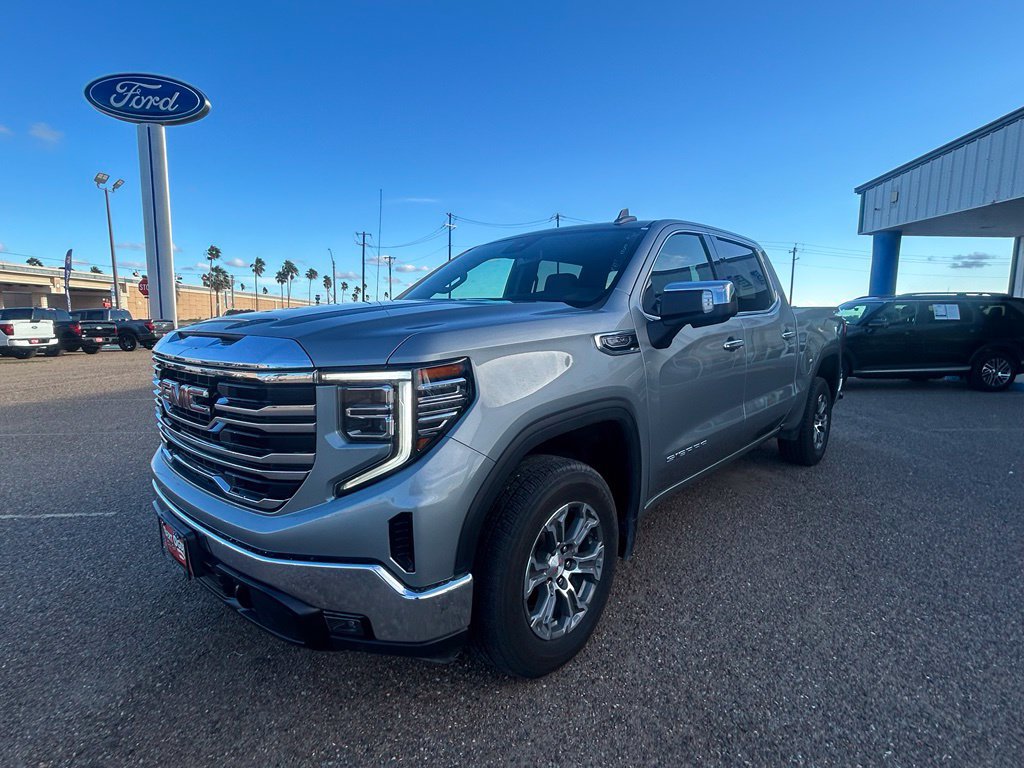 Used 2025 GMC Sierra 1500 SLT AWD/4WD image 3