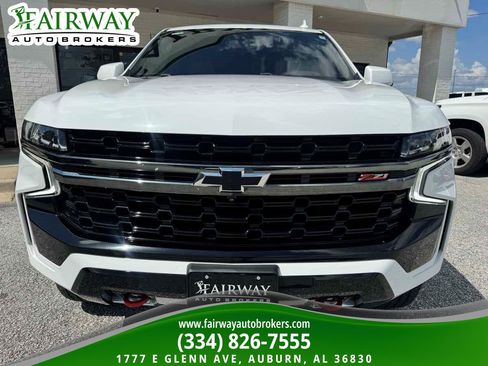 Used 2022 Chevrolet Tahoe Z71 w/ Luxury Package AWD/4WD image 3