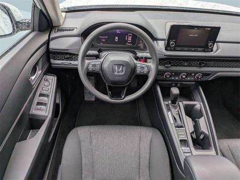 Certified 2025 Honda Accord LX image 15
