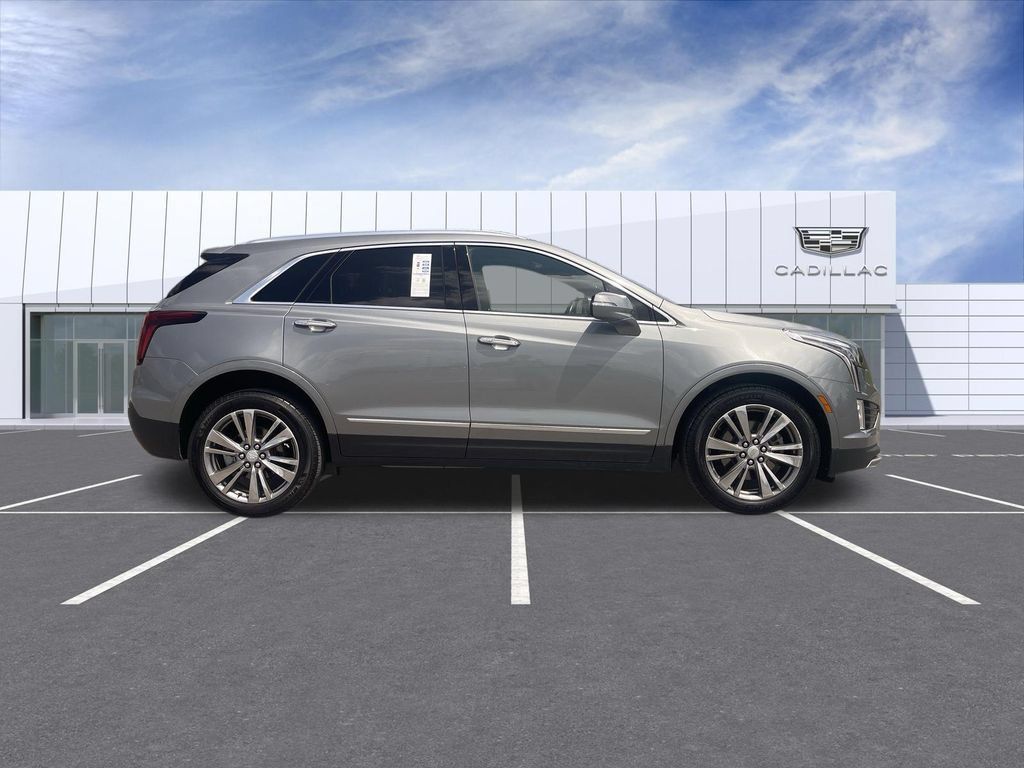 Used 2024 Cadillac XT5 Premium Luxury AWD/4WD image 9
