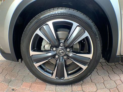 Certified 2022 Lexus UX 200 w/ Accessory Package (Z2) FWD image 10
