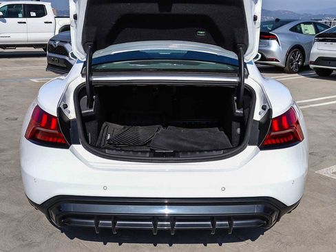 Used 2022 Audi e-tron GT Premium Plus image 36