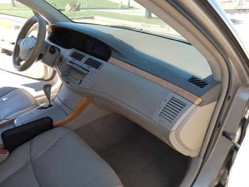 Used 2005 Toyota Avalon Limited image 19
