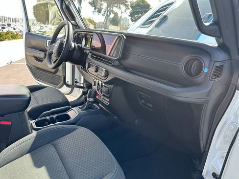 Used 2024 Jeep Wrangler Unlimited Rubicon 4xe image 40