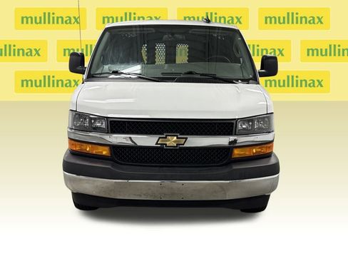 Used 2024 Chevrolet Express 2500 Work Van w/ Driver Convenience Package image 5