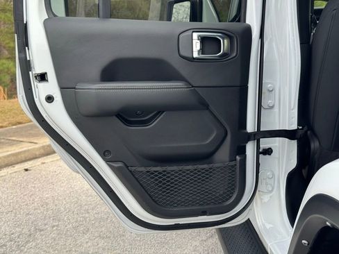 Used 2021 Jeep Wrangler Unlimited Sahara w/ Safety Group image 25