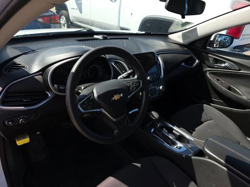 Used 2022 Chevrolet Malibu LT image 11