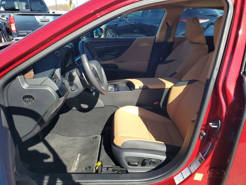 Used 2024 Lexus ES 250 w/ Premium Package image 14