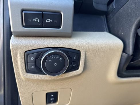 Used 2019 Ford F250 Lariat w/ Lariat Value Package image 13