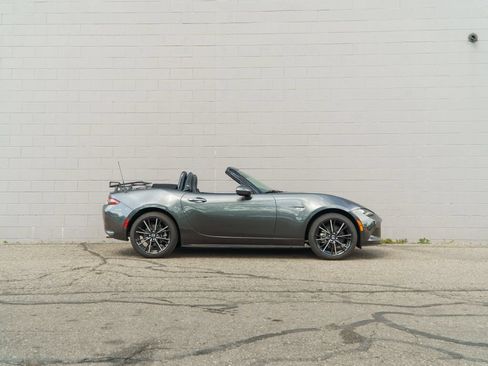 Used 2024 MAZDA MX-5 Miata Grand Touring w/ Weather Package RWD image 8