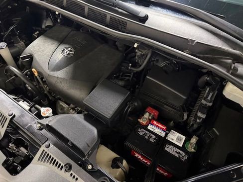Used 2020 Toyota Sienna XLE FWD image 52