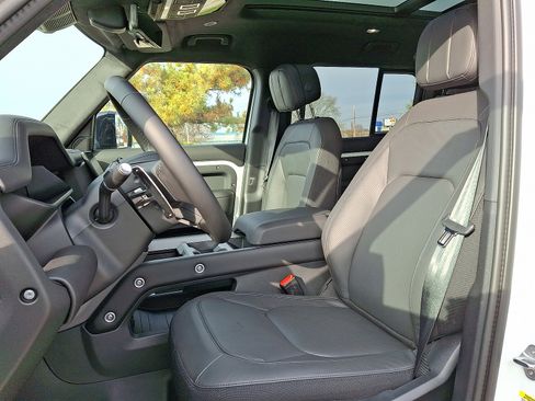 New 2026 Land Rover Defender 110 V8 image 3